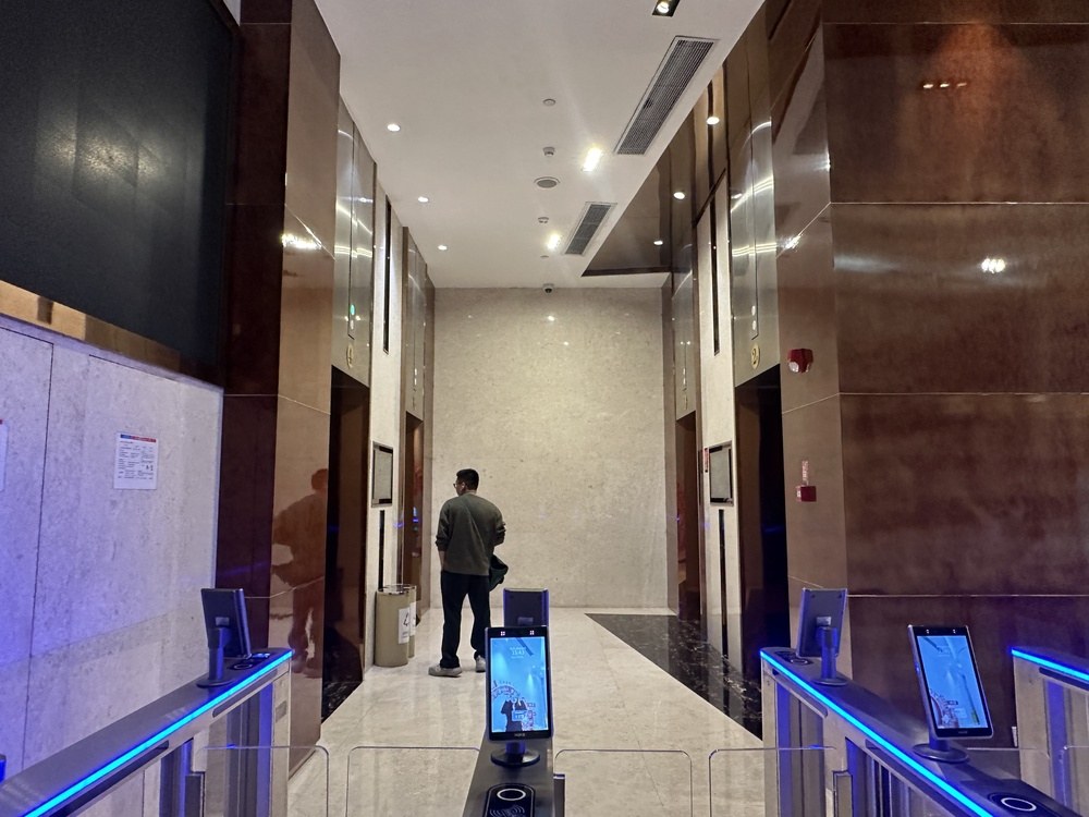 电梯厅1